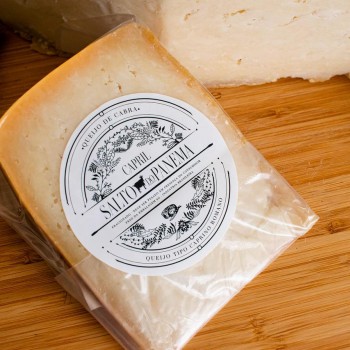 Queijos de Leite de Cabra: Sabor, Saúde e Sustentabilidade em sua mesa